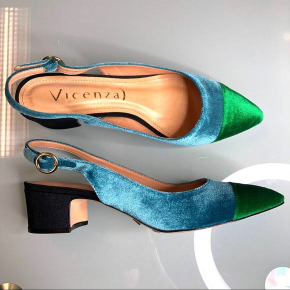 Anthropologie Shoes - Anthropologie Vicenza Velvet Block Heels Sandals